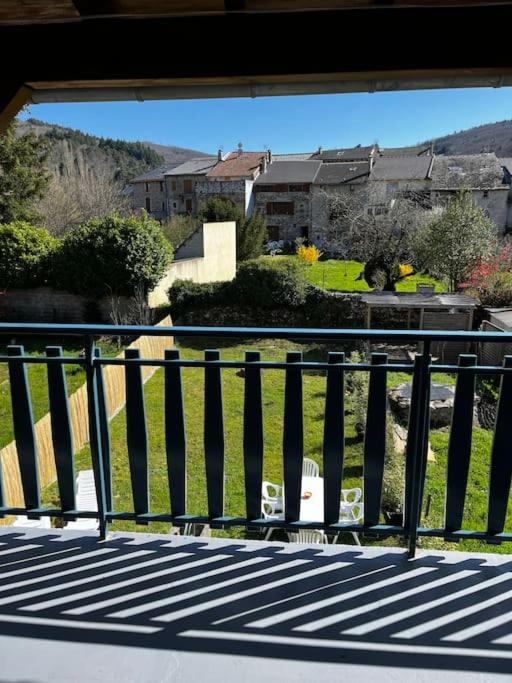 Balkon lub taras w obiekcie Petit paradis dans l'aveyron
