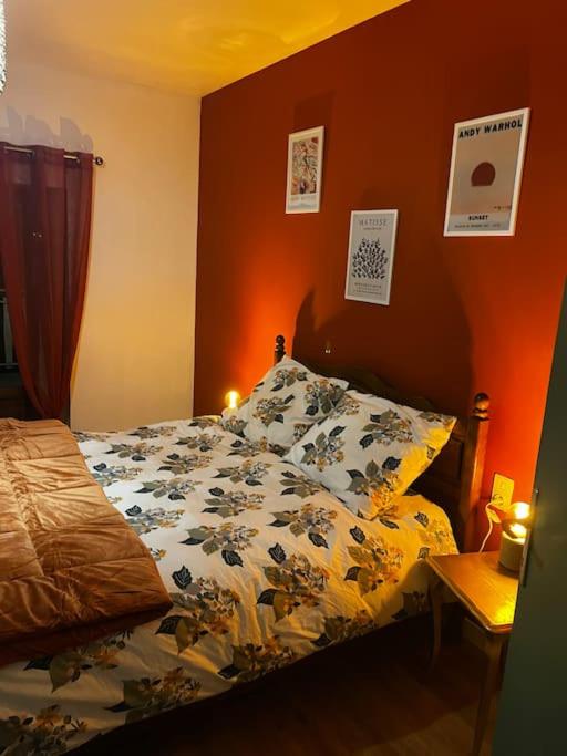 Łóżko lub łóżka w pokoju w obiekcie Petit paradis dans l'aveyron