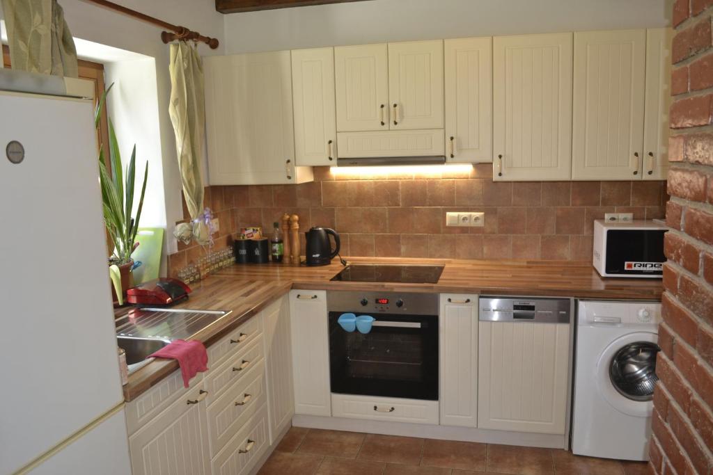 Cucina o angolo cottura di apartmán pod Ještědem