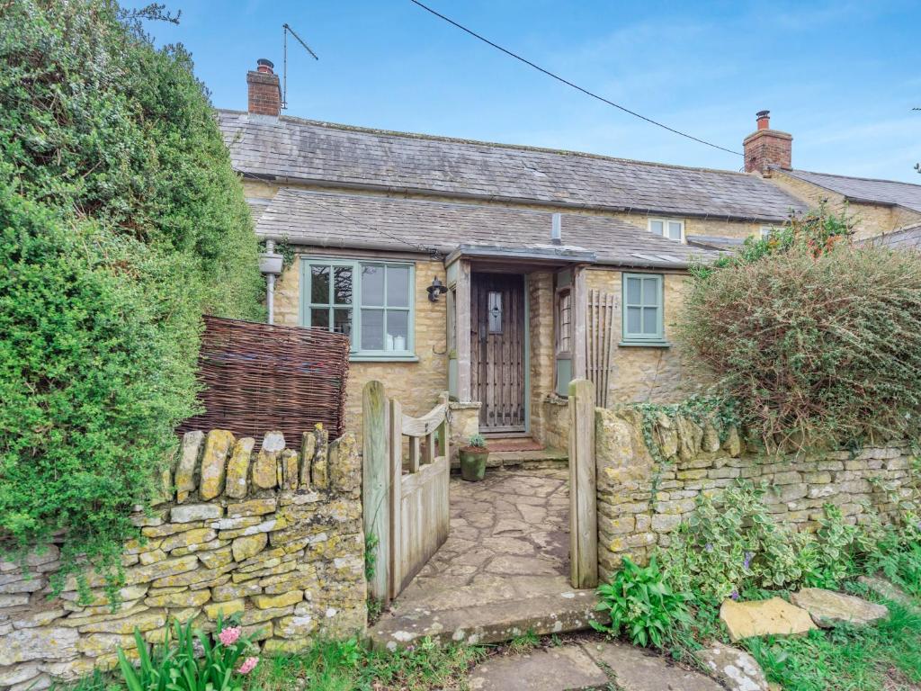Little Cottage, Shipton under Wychwood (updated prices 2024)
