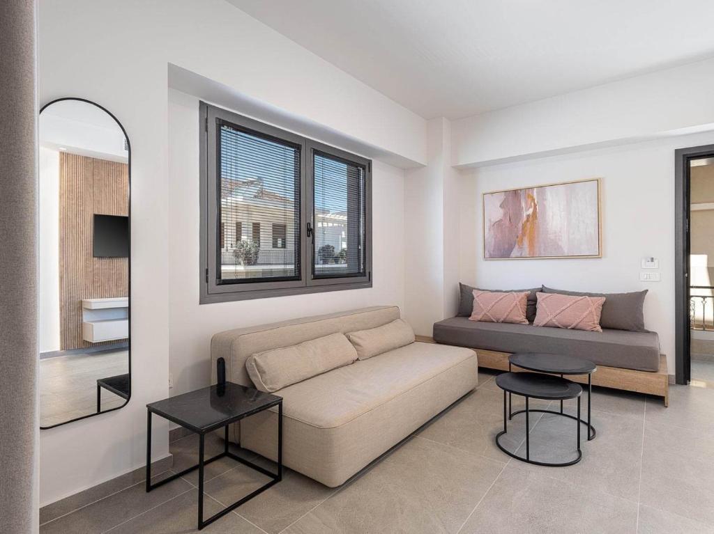 A seating area at Casa D'Irene Apts