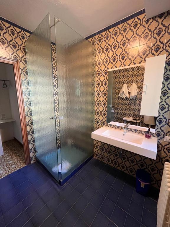 Koupelna v ubytování Bella Vita Guesthouse -parcheggio privato interno