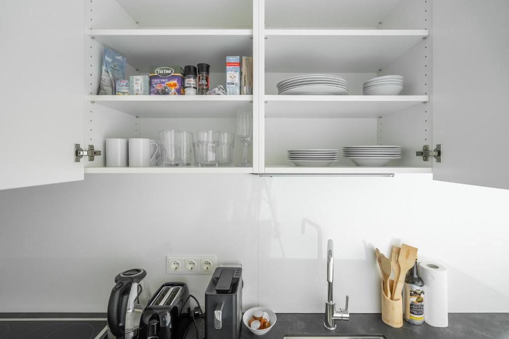 A kitchen or kitchenette at Whats-App Self-Check-IN - Pärchen Wohnung am Hauptbahnhof