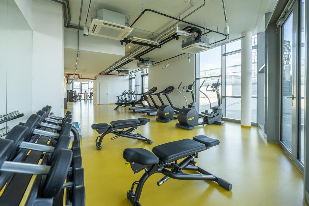 The fitness centre and/or fitness facilities at Whats-App Self-Check-IN - Pärchen Wohnung am Hauptbahnhof