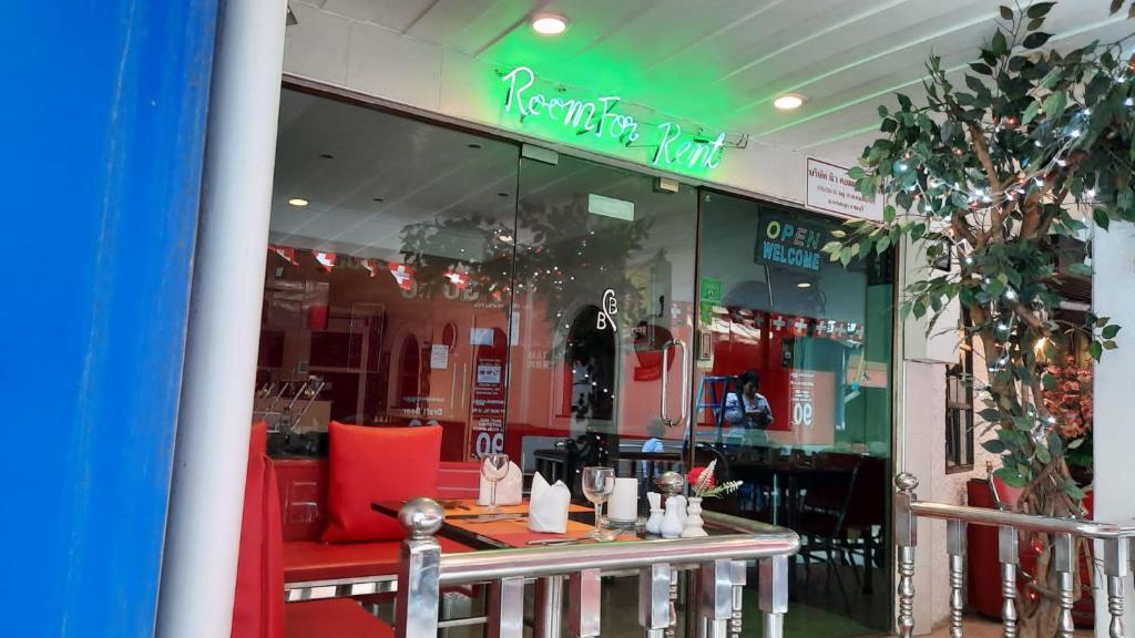 Swiss Food Restaurant and room for rent - Resim 39