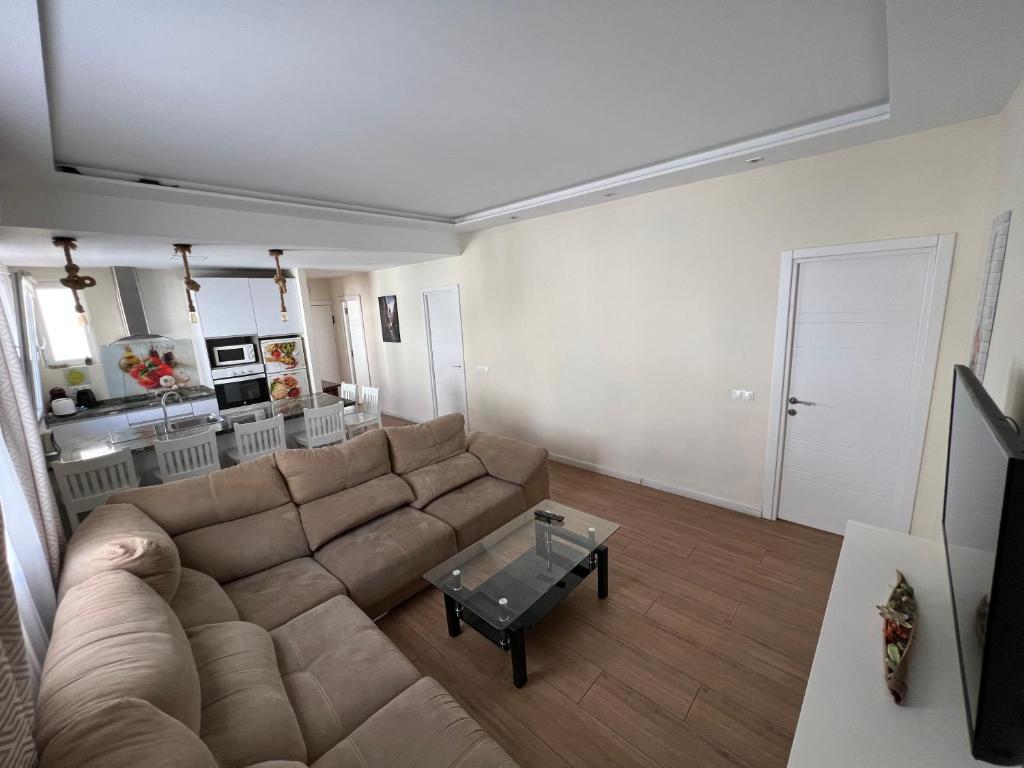 Posedenie v ubytovaní GENUAR APARTMENTS 3 Bedroom close to beach