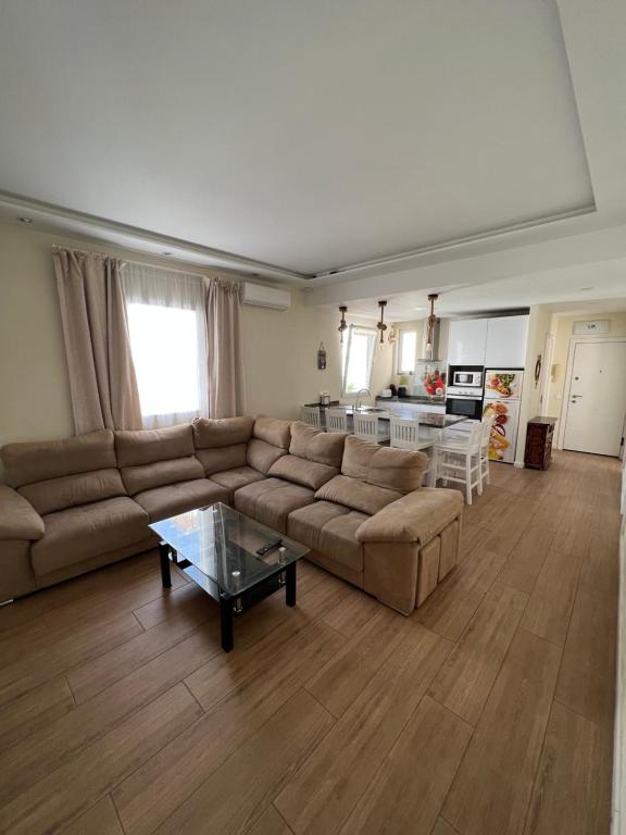 Posedenie v ubytovaní GENUAR APARTMENTS 3 Bedroom close to beach