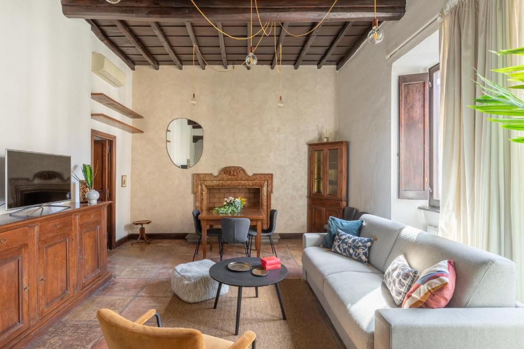 Telewizja i/lub zestaw kina domowego w obiekcie iFlat Lovely flat in Navona