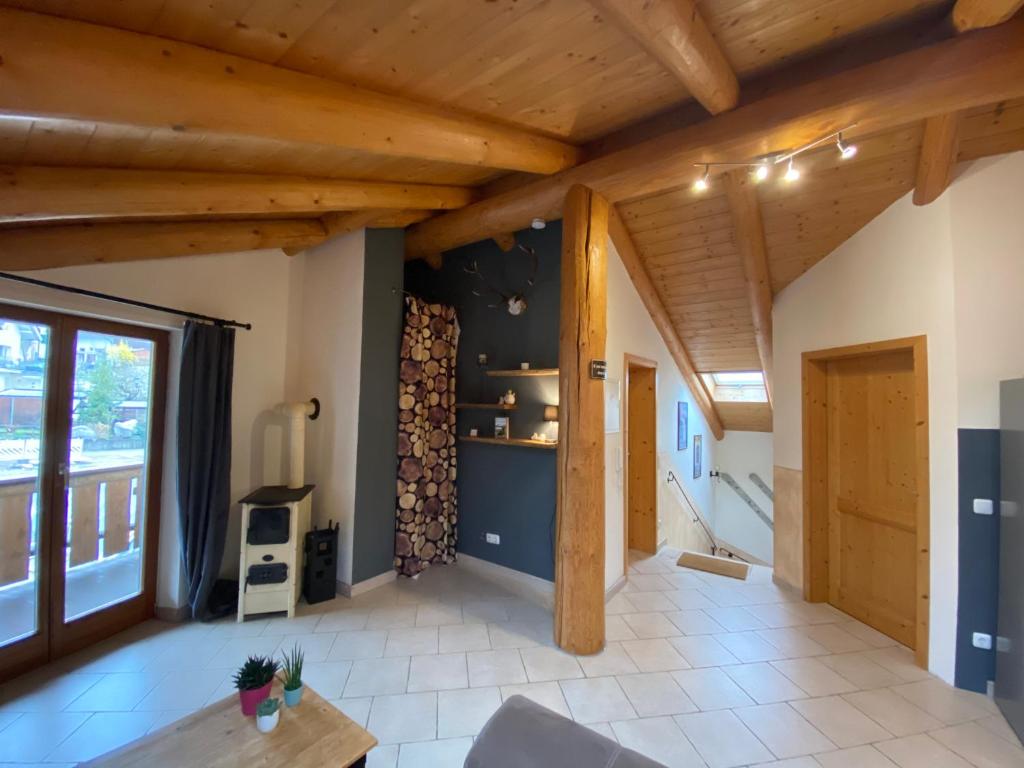 Apartment Ferienwohnung mit Alpencharakter, GarmischPartenkirchen