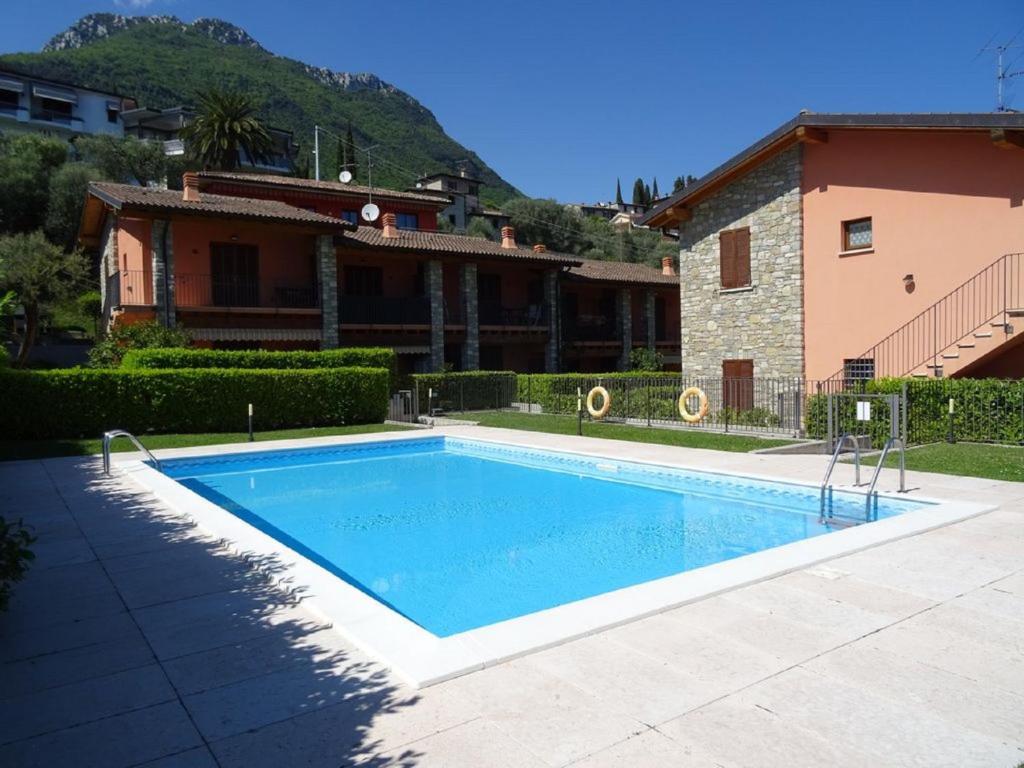 The swimming pool at or close to Messaga