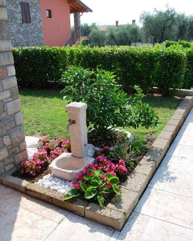 A garden outside Messaga