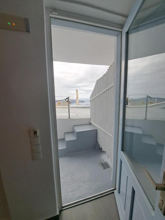 Zdjęcie z galerii obiektu Dreaming View Suites w Imerovíglion