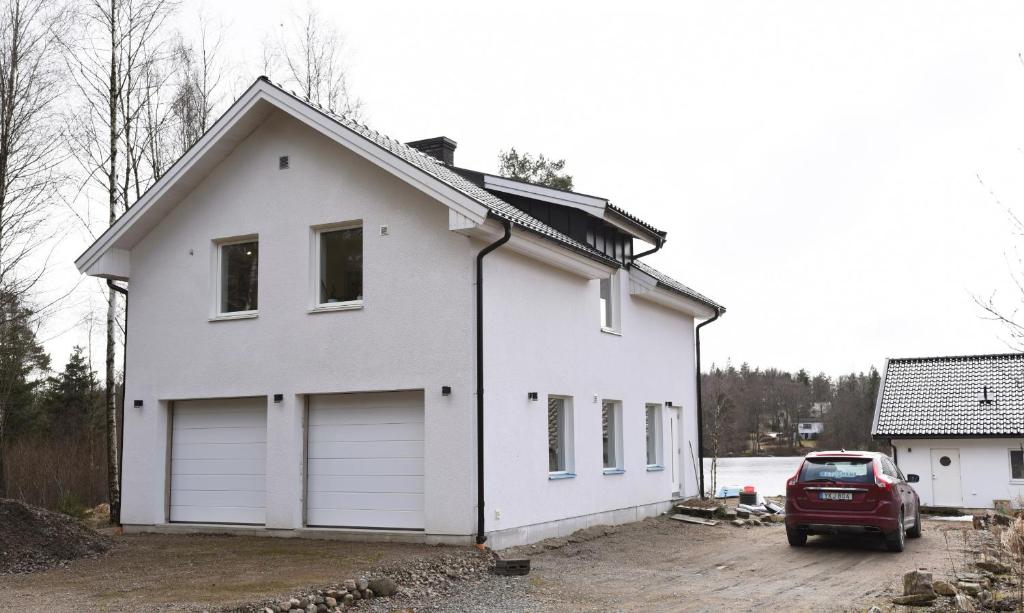 Holiday apartment with a lake view near Boras, Borås, Sweden