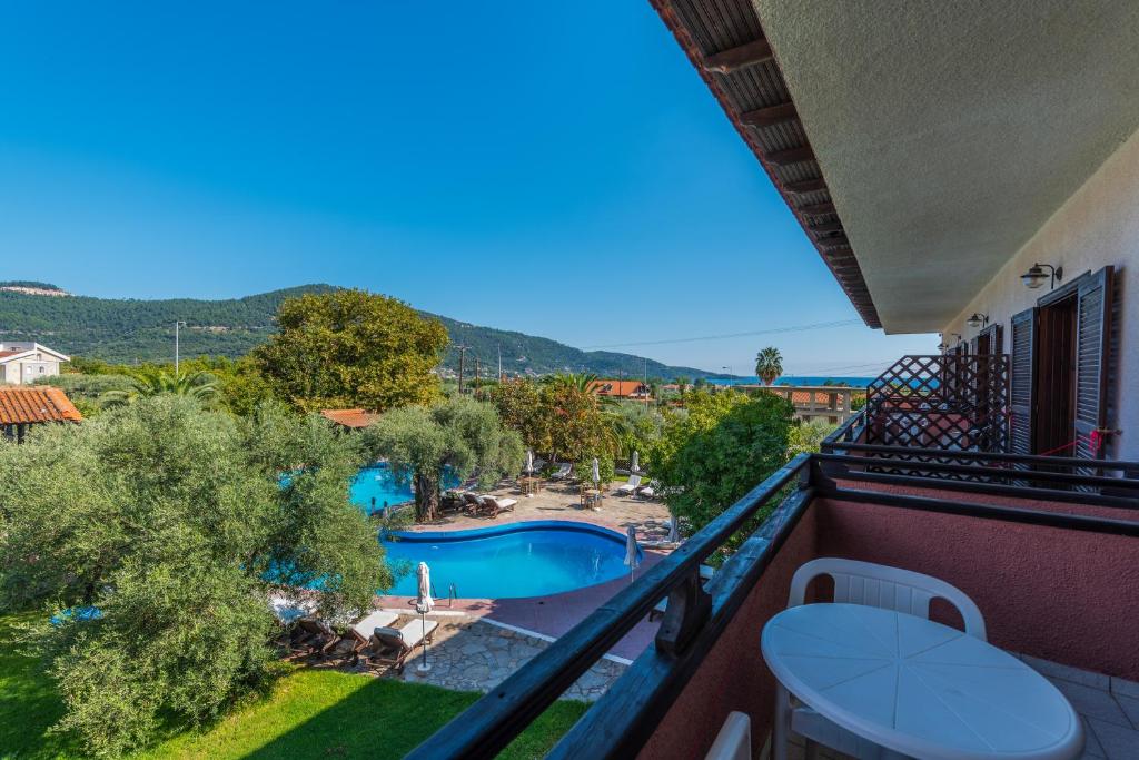 Bazén v ubytování Natasa Hotel nebo v jeho okolí