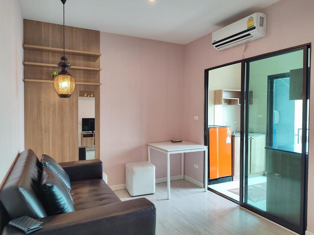 Deluxe Room at Tree Boutique Condo by Suwan Style Agency - Resim 15