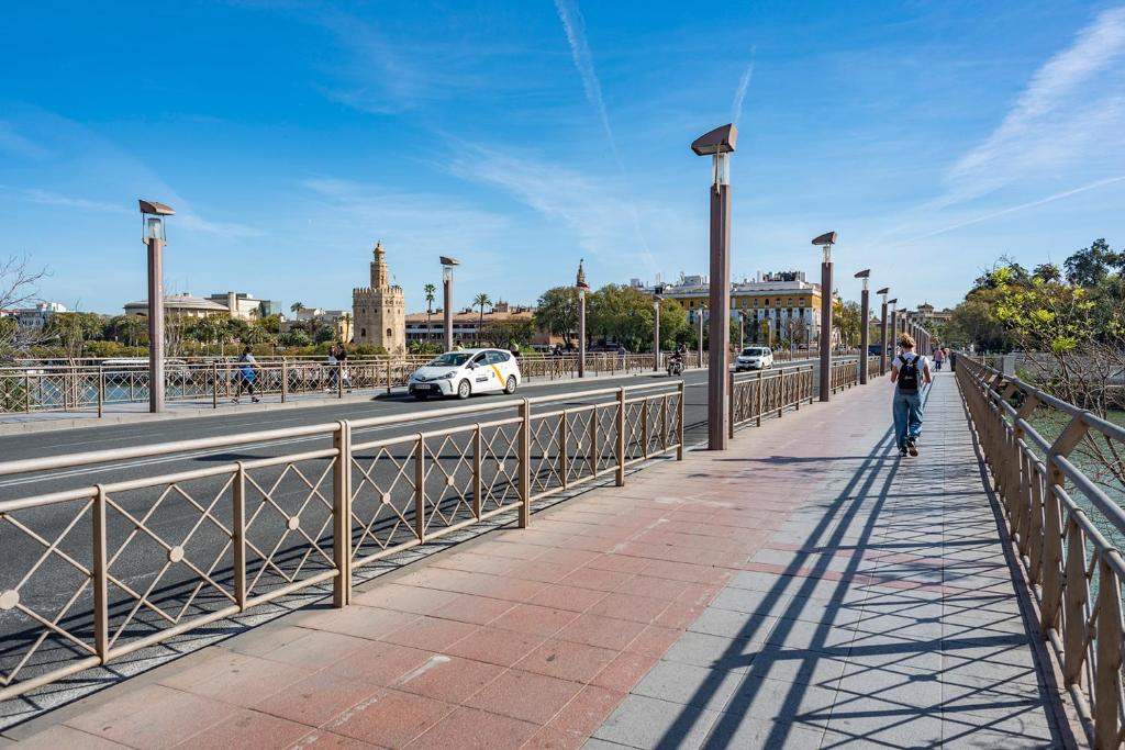 AlohaMundi Plaza de Cuba, Seville – Updated 2023 Prices
