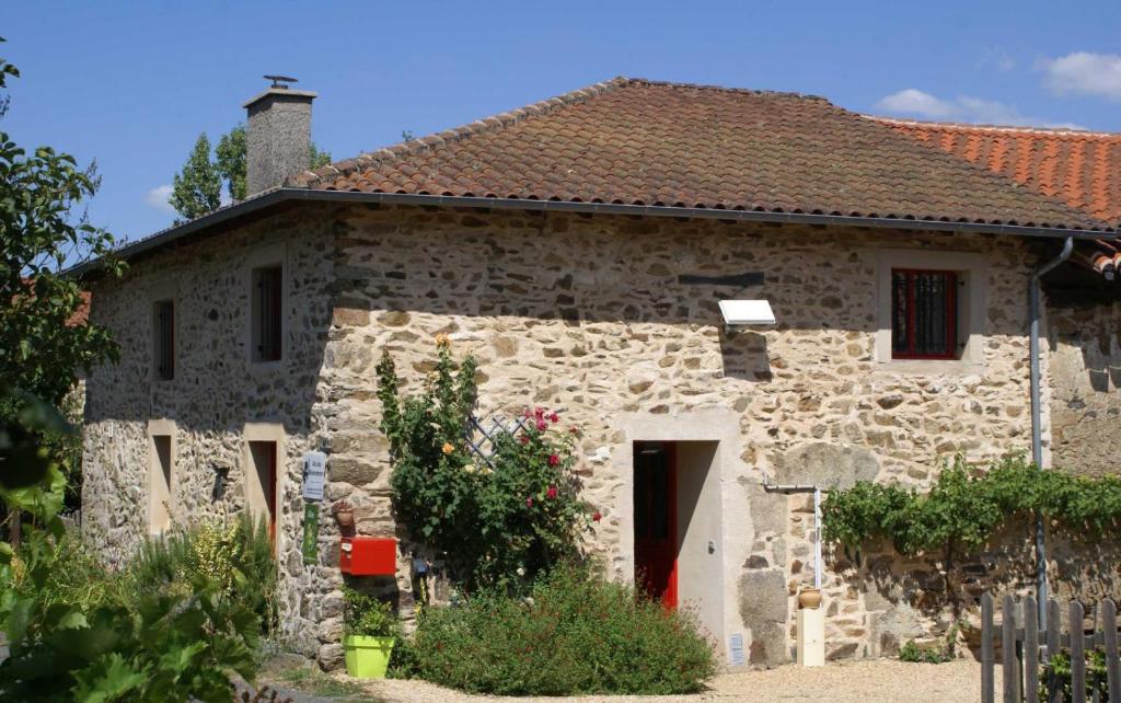 Les moissonneurs, ChampagnaclaRivière (updated prices 2024)