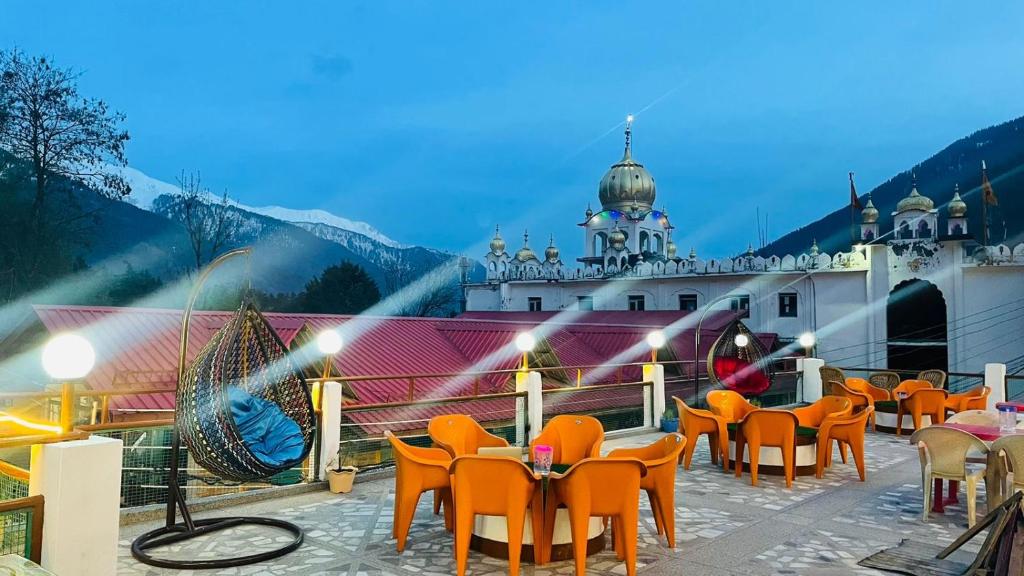 Nespecifikovaný výhled na hory nebo výhled na hory při pohledu z hotelu