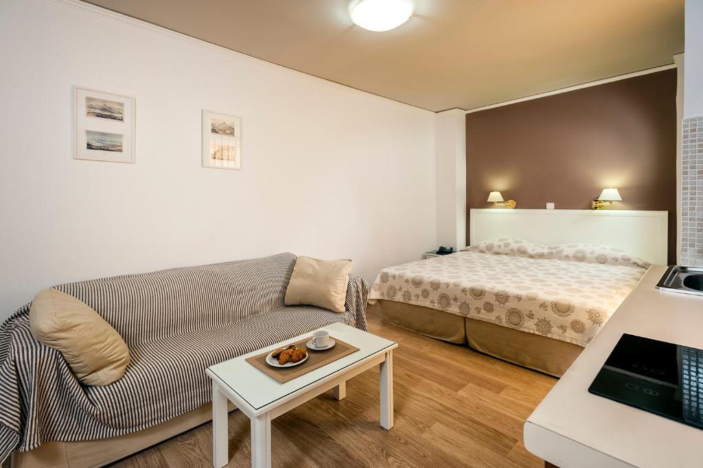 Elina Hotel Apartments - 7