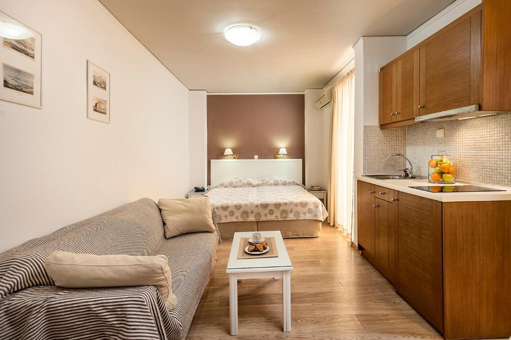 Elina Hotel Apartments - 6