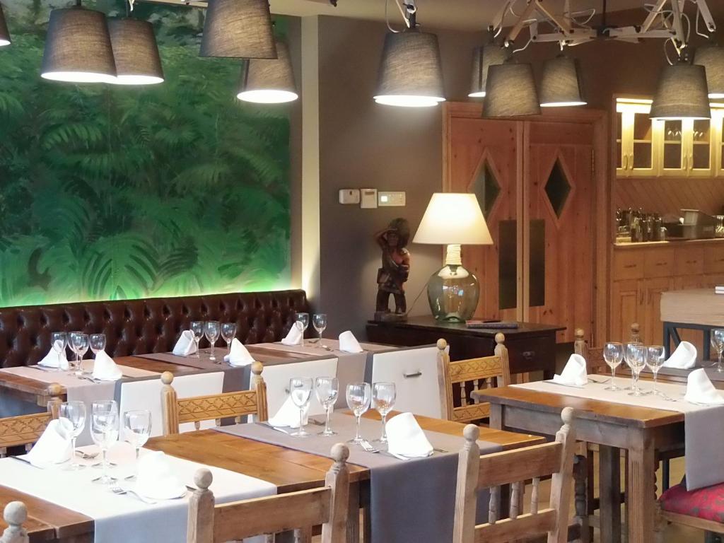 Un restaurante o sitio para comer en Hotel Sanchez