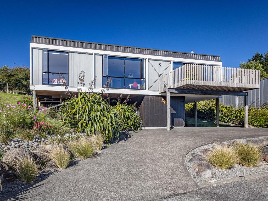 Huia Box House Ohakune Holiday Home, Ohakune (updated prices 2024)