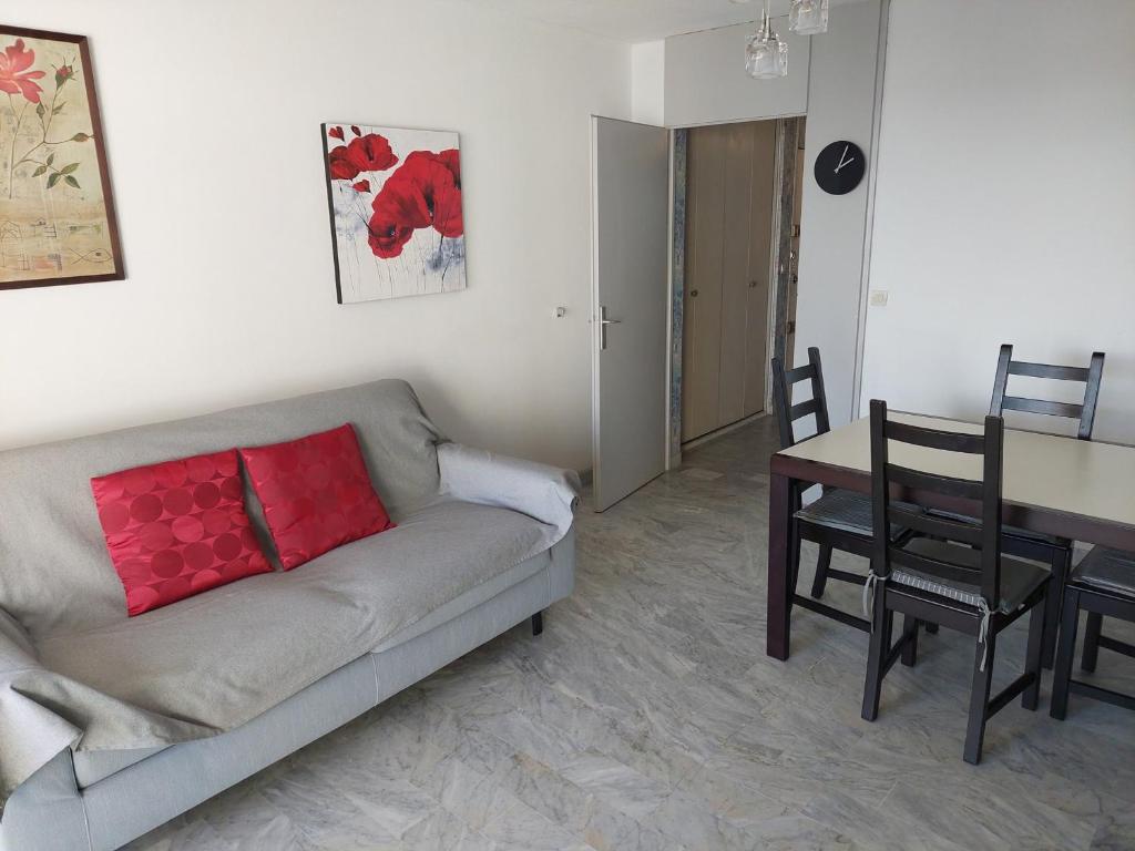 Posedenie v ubytovaní Beau T2 au Port de La Grande Motte avec Parking Privé - FR-1-716-3