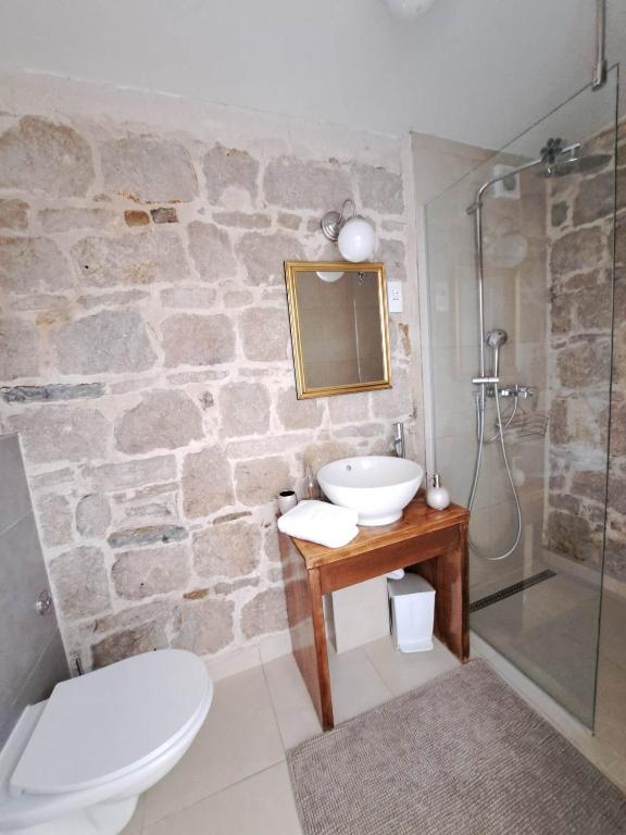 Koupelna v ubytování Guest House Kala