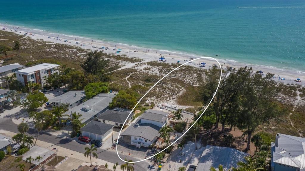 an aerial view of a beach and the ocean at Ugly Tuna Down home in Anna Maria
