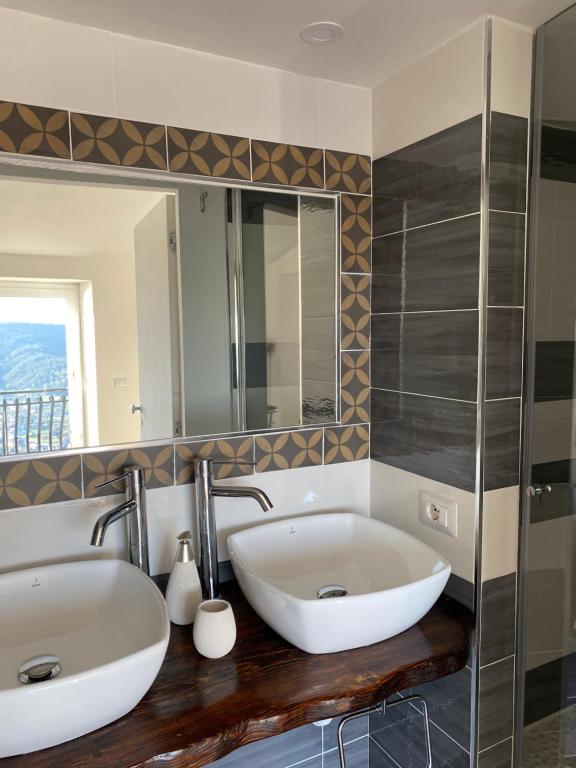 A bathroom at Matarazzo Rooms