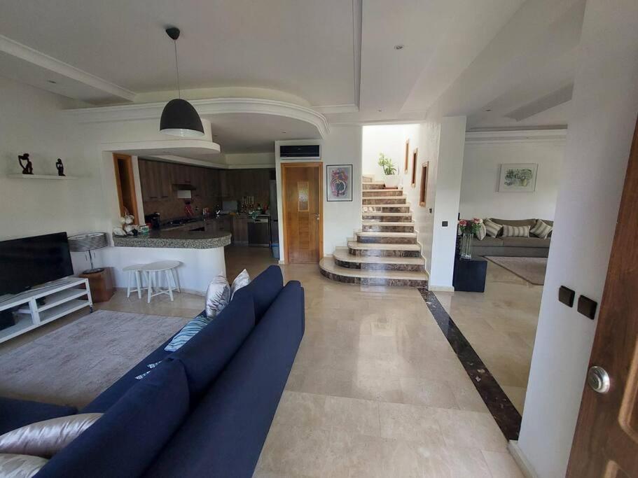 Magnifique villa à 250 m de la plage, à Sidi Rahal