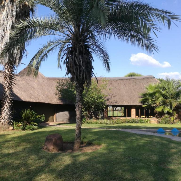 Beal Rainbow Nation Cultural Village - Chalet