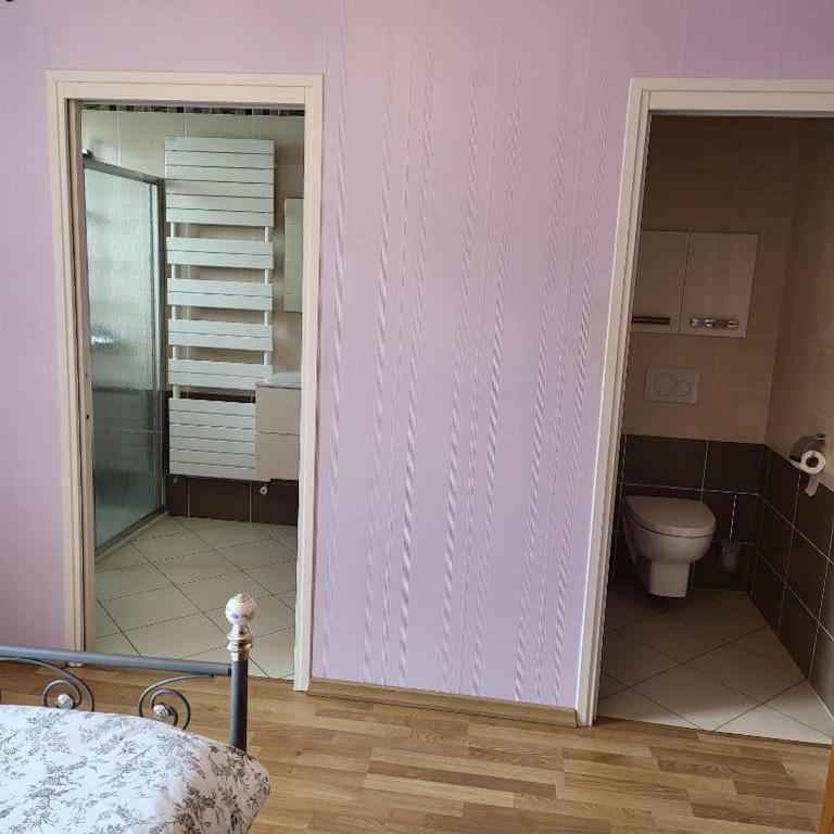Kúpeľňa v ubytovaní Maison avec jardin et parking, au centre d'Etretat
