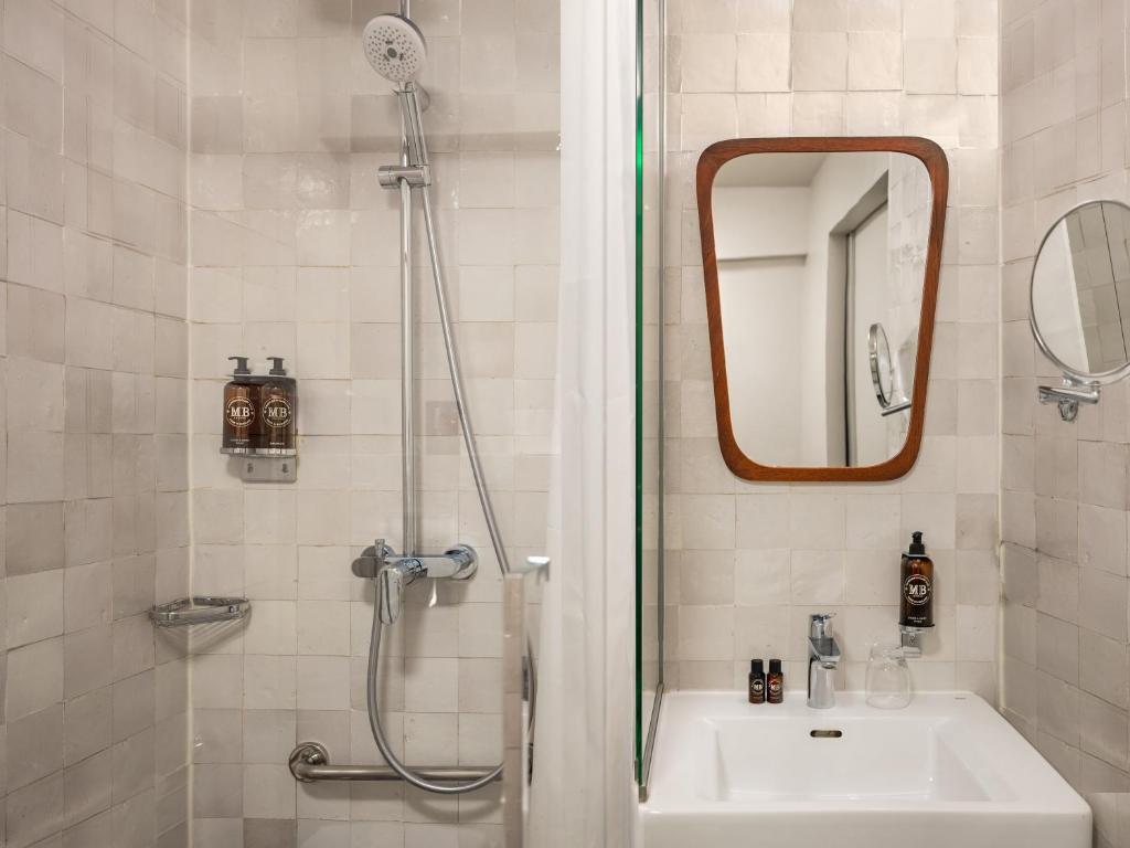 Hôtel Edgar & Achille - Resim 15