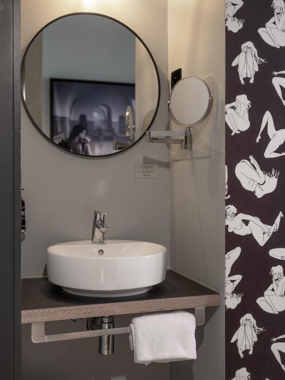 Hôtel Edgar & Achille - Resim 28