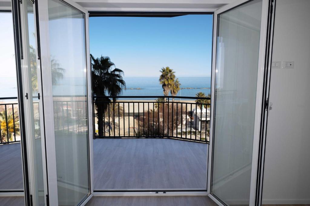 A general sea view or a sea view taken from Az apartmant