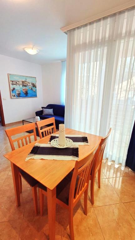 Apartments Lola - 12