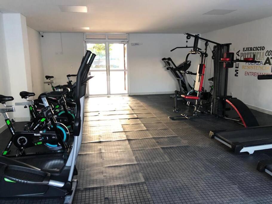 Fitness centrum a/nebo fitness zařízení v ubytování Marquis Enclave, Condo With Pool Access and More
