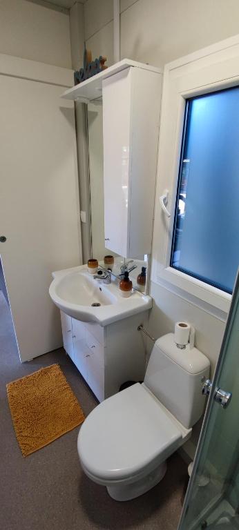 Łazienka w obiekcie Mobile home - Bokun mora