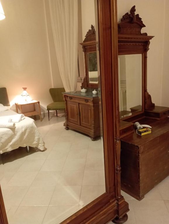 Casa San Carlo Affittacamere Foligno - Double Room With Private External Bathroom