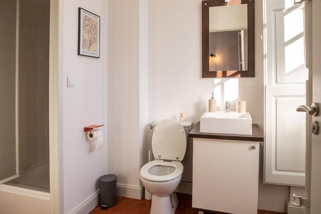 Łazienka w obiekcie Superbe appartement rénové et cosy à 10mn de Saint-Rémy de Provence