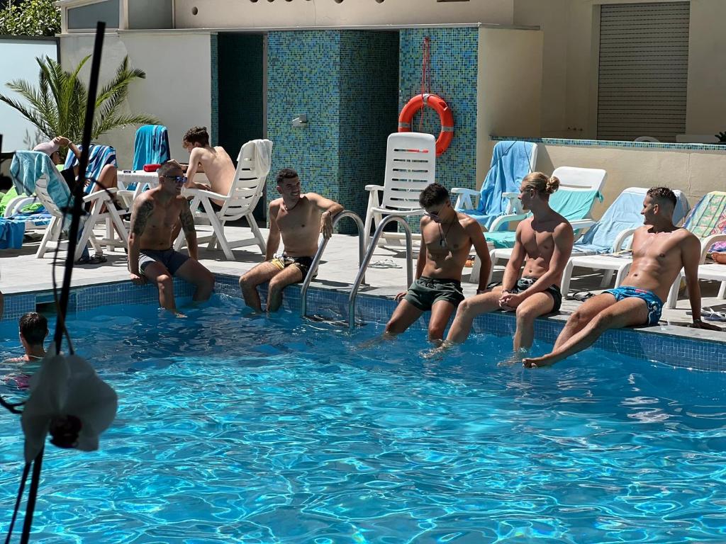 Bazén v ubytování Hotel Ardea nebo v jeho okolí