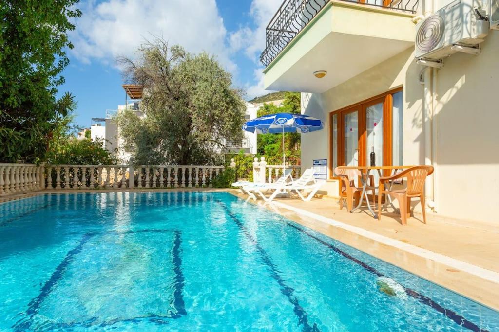 Bazén v ubytování Apartment with Shared Pool Kalkan Apart Crogus (604) nebo v jeho okolí