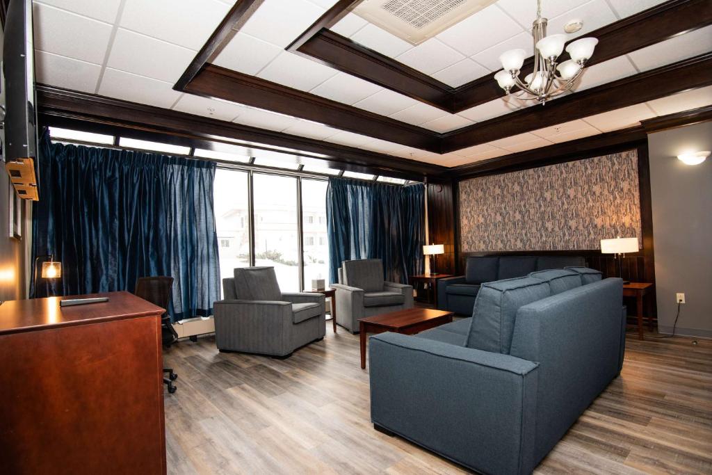 Posezení v ubytování Best Western Plus Plattsburgh