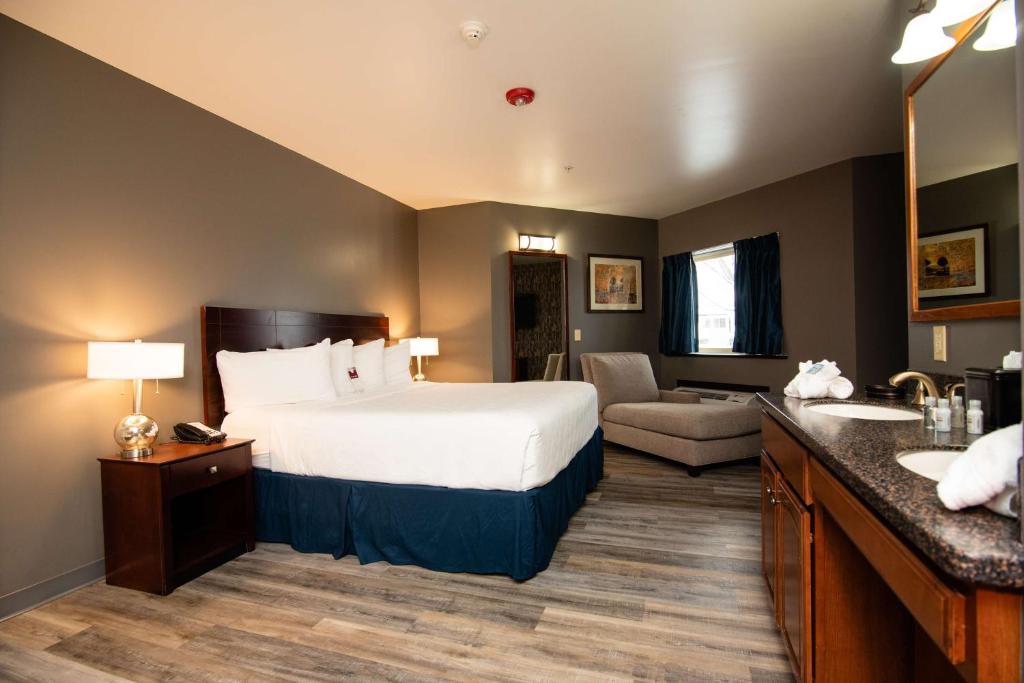 Postel nebo postele na pokoji v ubytování Best Western Plus Plattsburgh