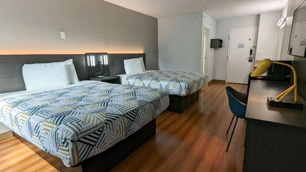 Motel 6-Framingham, MA - Boston West - Quadruple Room