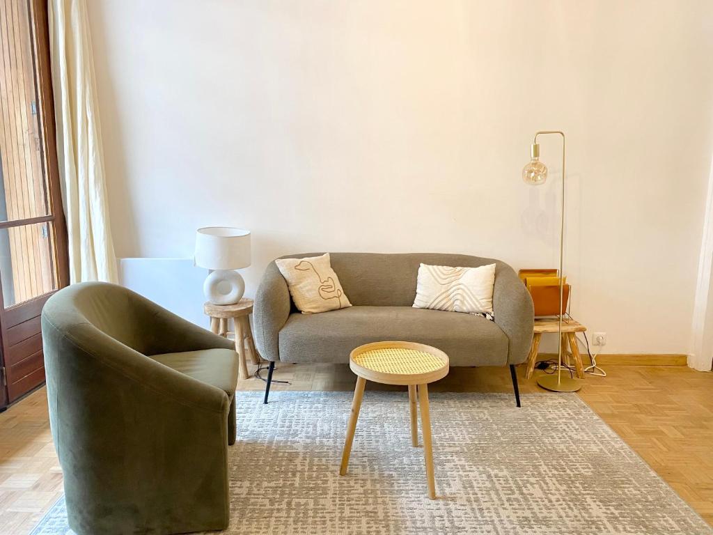 Posedenie v ubytovaní Appartement cosy avec balcon