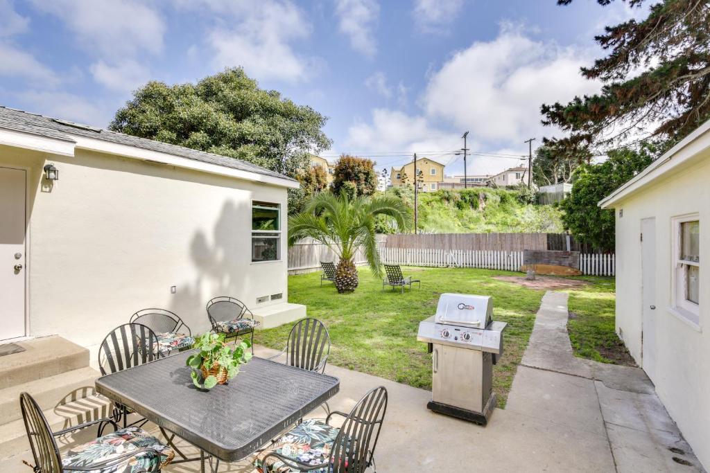 Zahrada ubytování Pet-Friendly San Diego Home with Patio 5 Mi to Dtwn