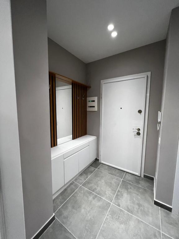 Comfort Inn ll - Image 6