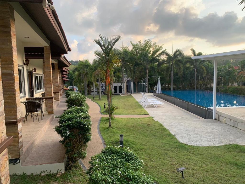 Phuket Airport Villa